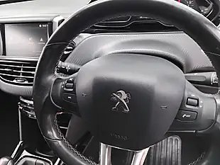 Used 2018 Peugeot 2008 Allure Green - Interior and Exterior details 17
