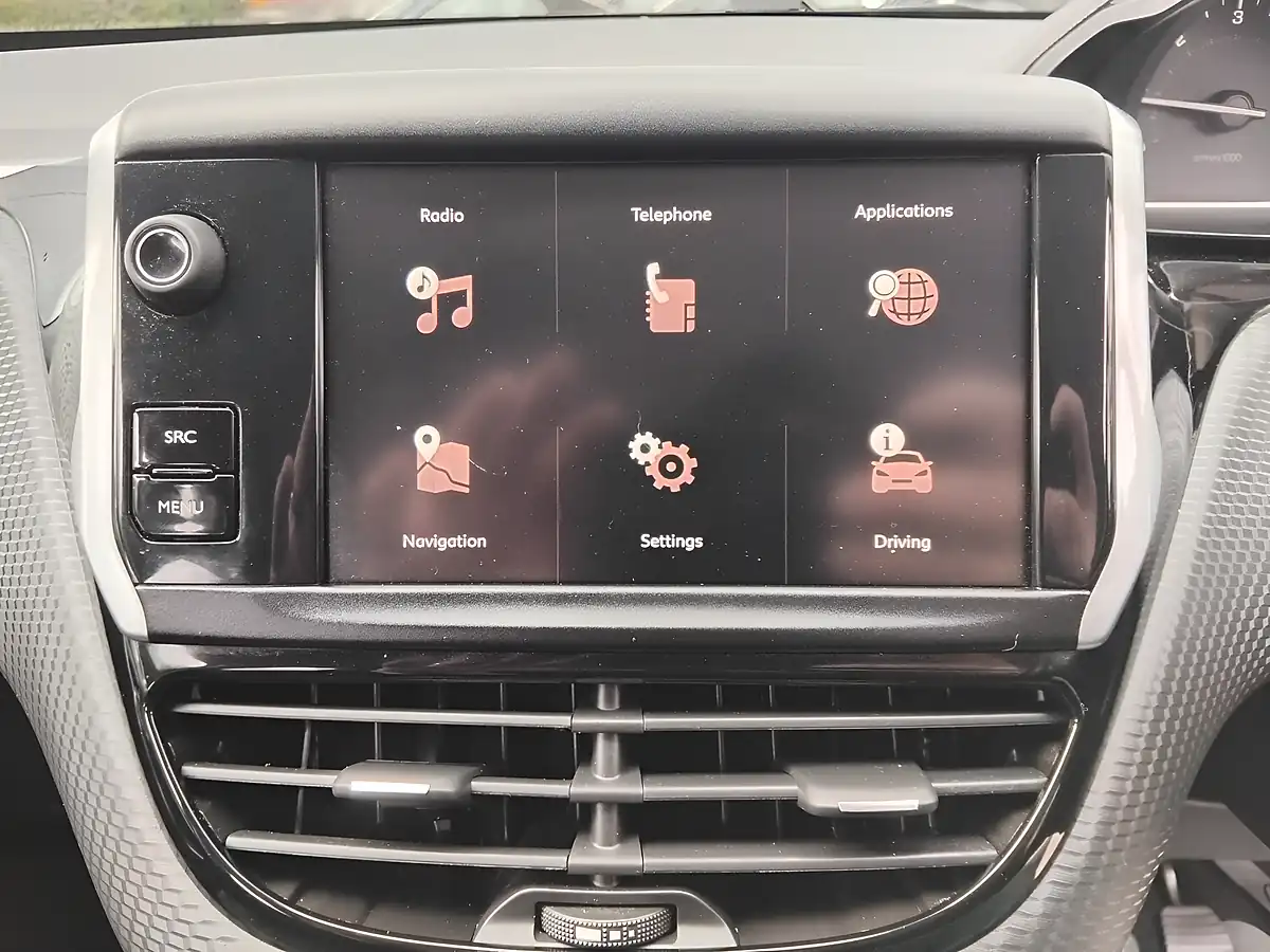 Used 2018 Peugeot 2008 Allure Green - Interior and Exterior details 18