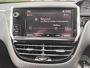 Used 2018 Peugeot 2008 Allure Green - Interior and Exterior details 19