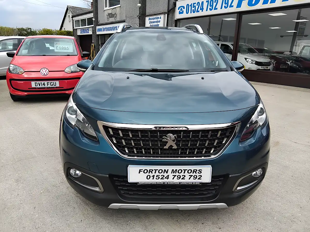 Used 2018 Peugeot 2008 Allure Green - Interior and Exterior details 3