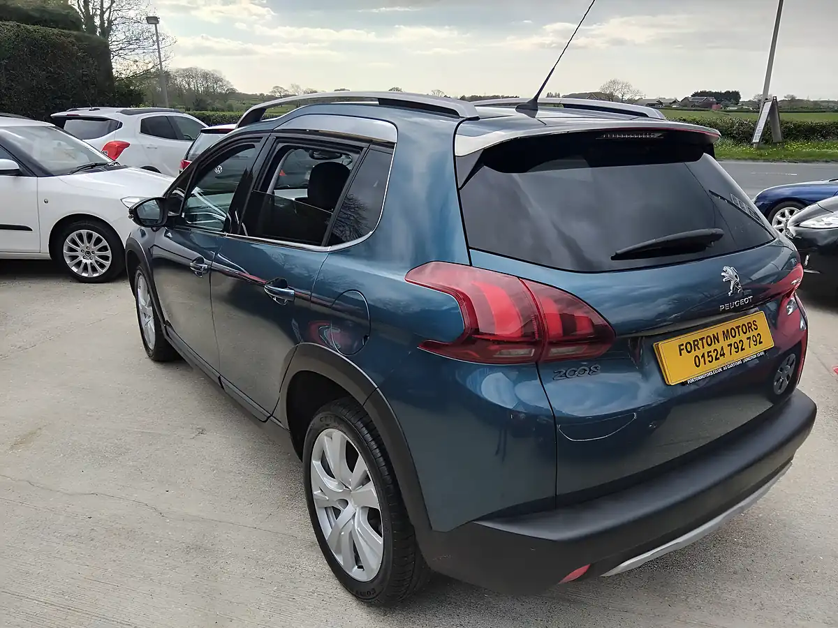 Used 2018 Peugeot 2008 Allure Green - Interior and Exterior details 6
