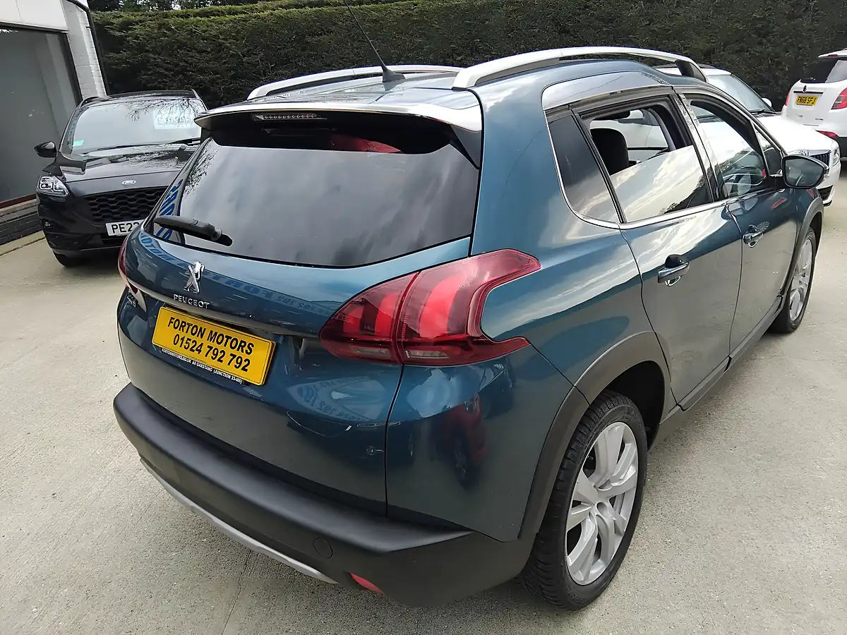 Used 2018 Peugeot 2008 Allure Green - Interior and Exterior details 8
