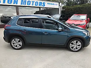 Used 2018 Peugeot 2008 Allure Green - Interior and Exterior details 9