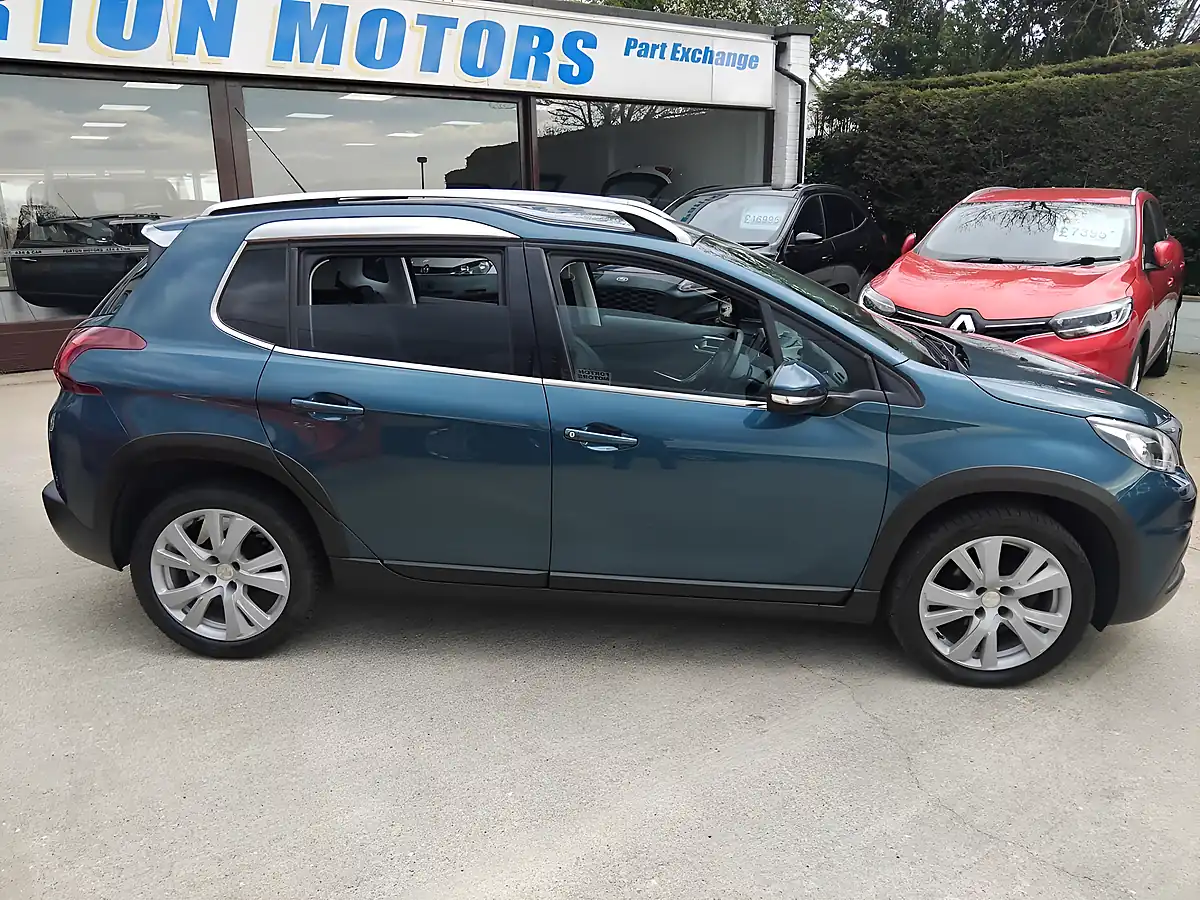 Used 2018 Peugeot 2008 Allure Green - Interior and Exterior details 9