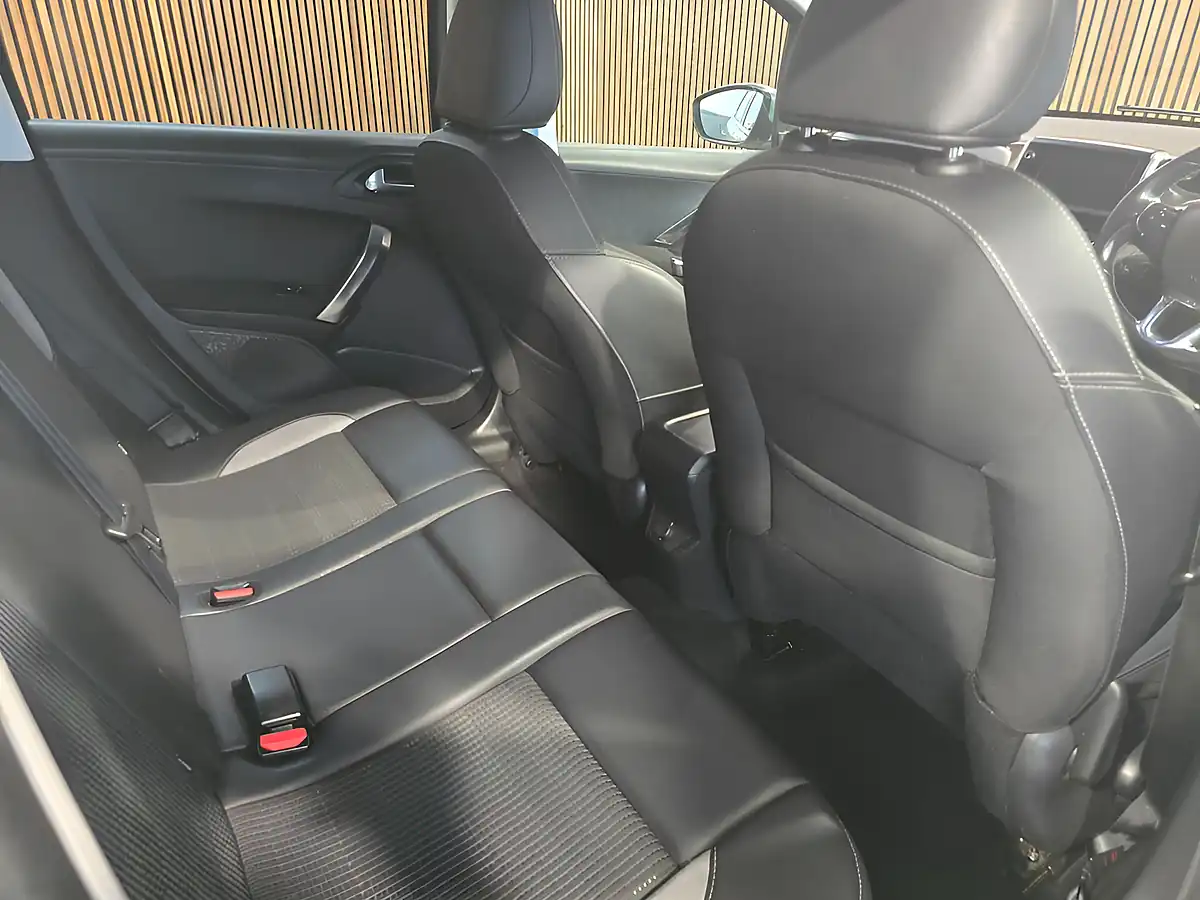 Used 2018 Peugeot 2008 Allure Grey - Interior and Exterior details 16
