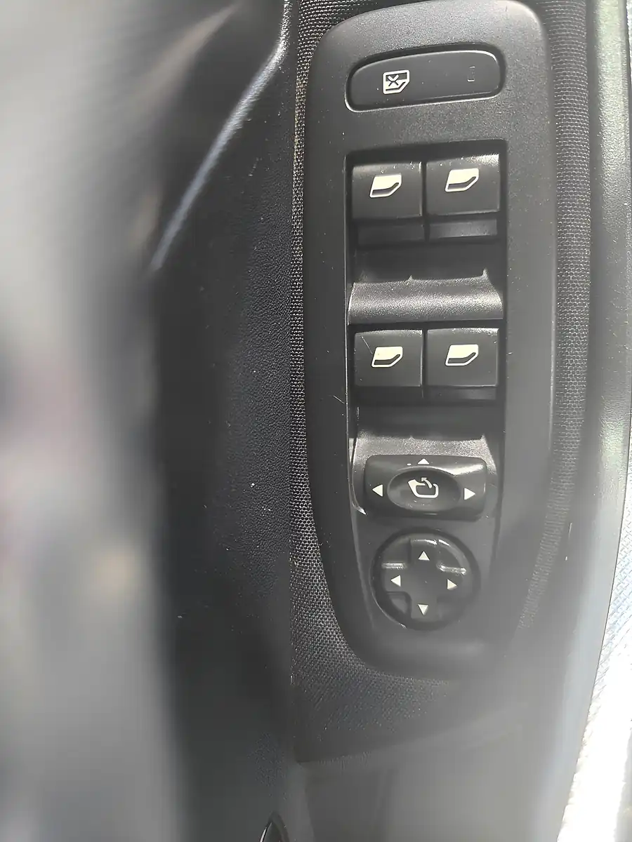 Used 2018 Peugeot 2008 Allure Grey - Interior and Exterior details 20
