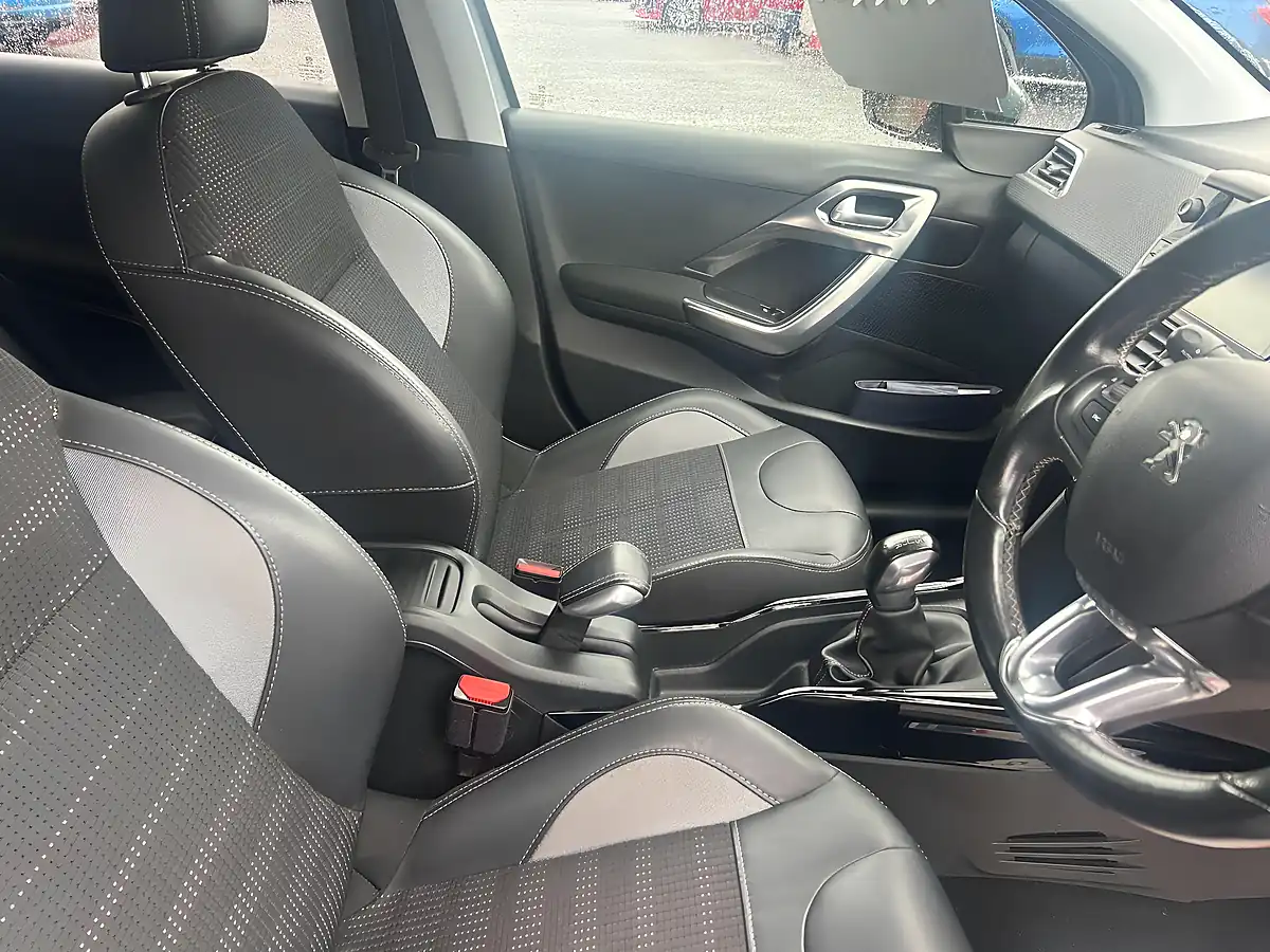 Used 2018 Peugeot 2008 Allure Grey - Interior and Exterior details 12