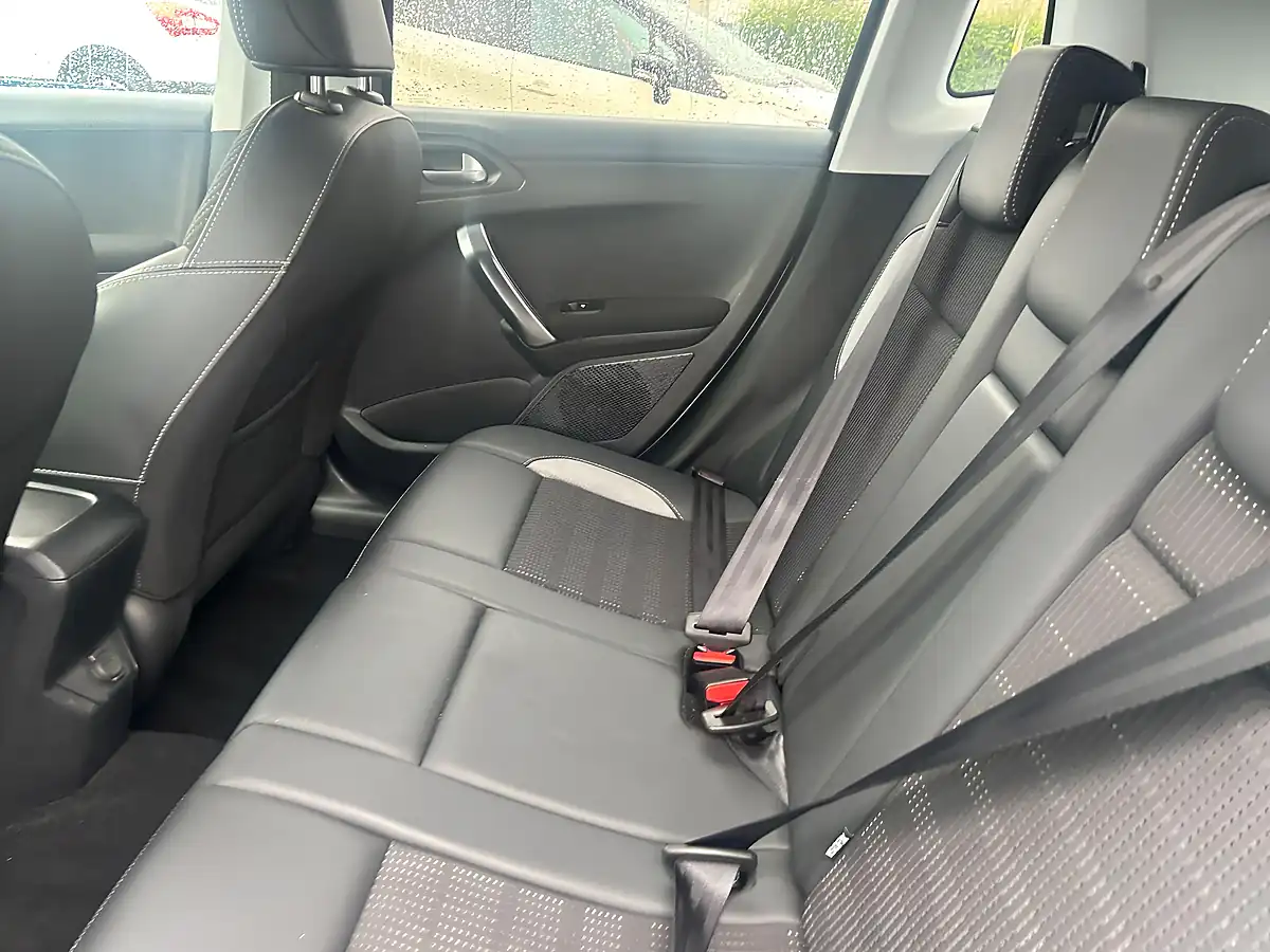 Used 2018 Peugeot 2008 Allure Grey - Interior and Exterior details 14