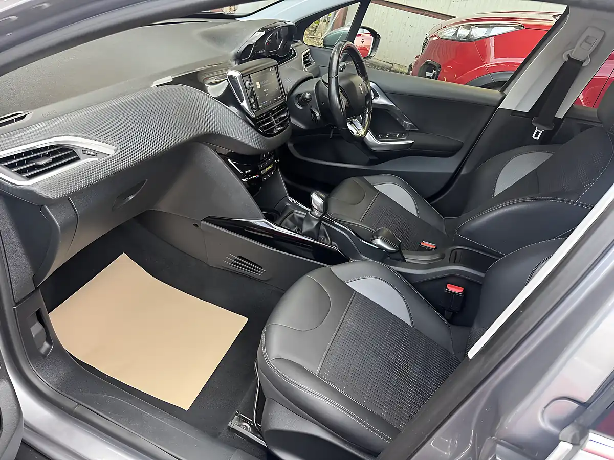 Used 2018 Peugeot 2008 Allure Grey - Interior and Exterior details 10