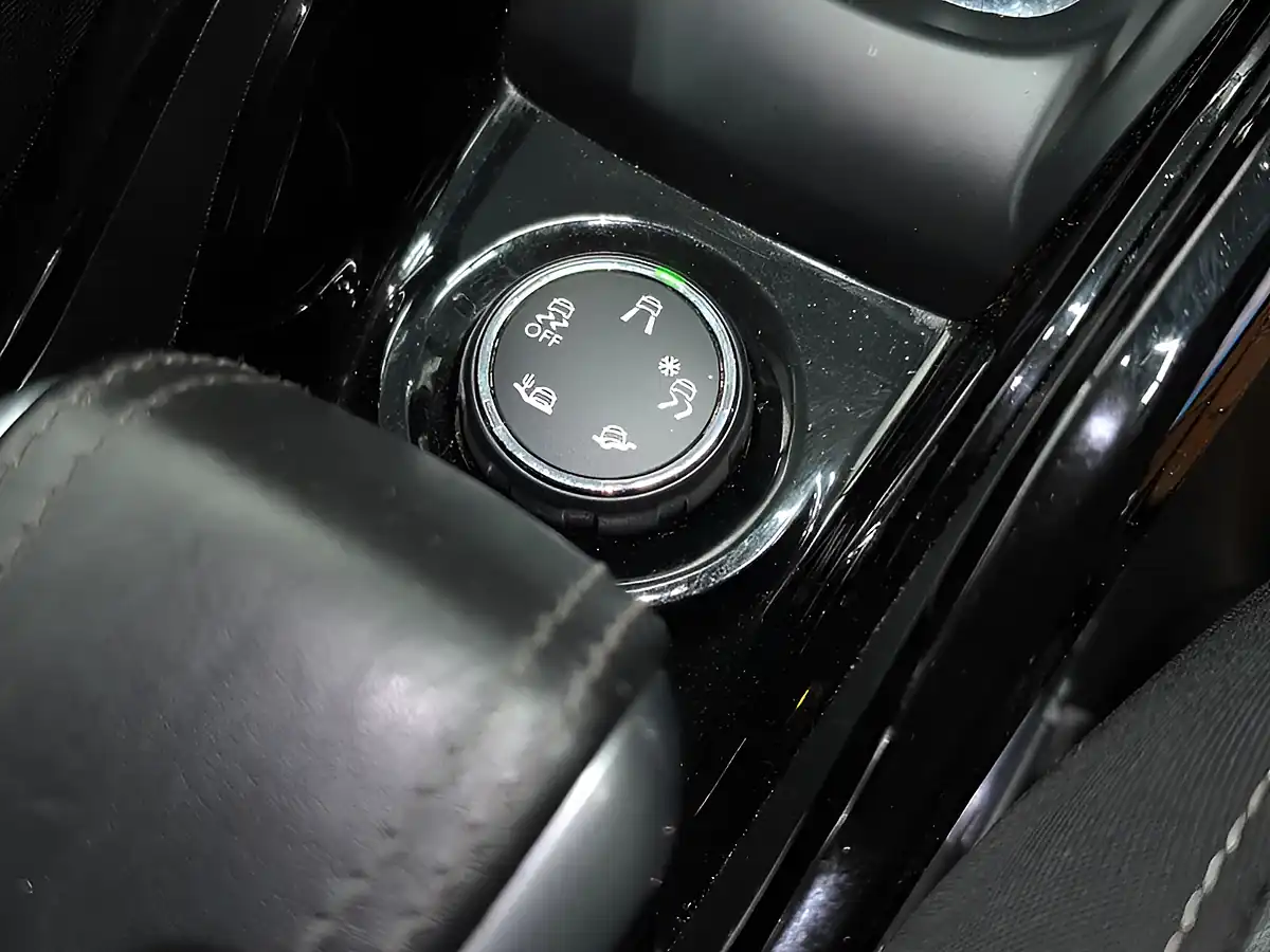 Used 2018 Peugeot 2008 Allure Grey - Interior and Exterior details 15