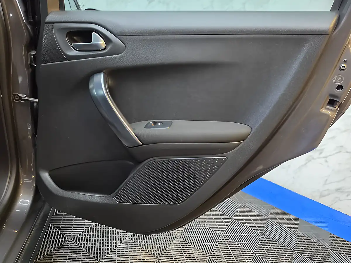 Used 2018 Peugeot 2008 Allure Grey - Interior and Exterior details 17