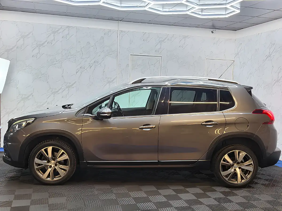 Used 2018 Peugeot 2008 Allure Grey - Interior and Exterior details 6