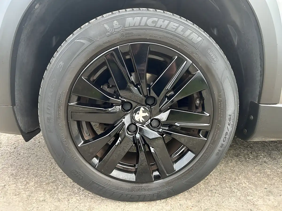 Used 2018 Peugeot 2008 Allure Premium Grey - Interior and Exterior details 19