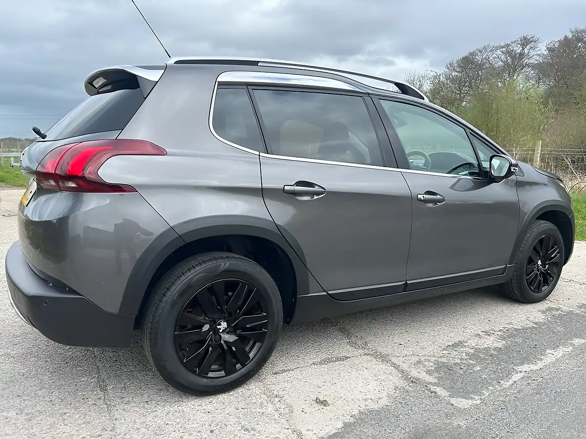 Used 2018 Peugeot 2008 Allure Premium Grey - Interior and Exterior details 3