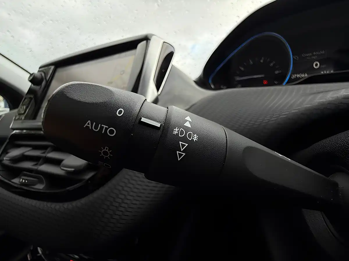 Used 2018 Peugeot 2008 Allure Premium Red - Interior and Exterior details 15