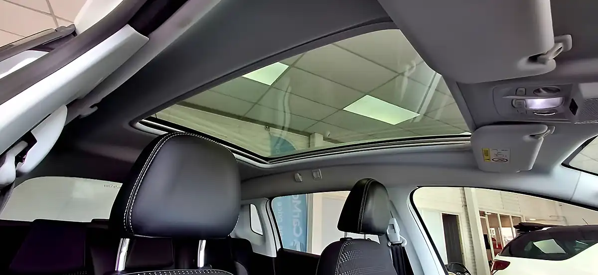 Used 2018 Peugeot 2008 Allure Premium White - Interior and Exterior details 12