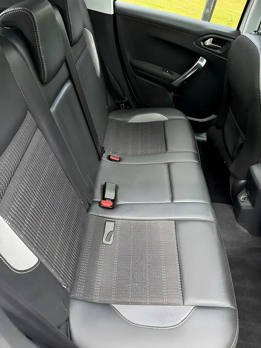 Used 2018 Peugeot 2008 Allure Premium White - Interior and Exterior details 17