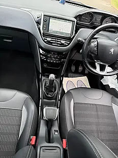 Used 2018 Peugeot 2008 Allure Premium White - Interior and Exterior details 18