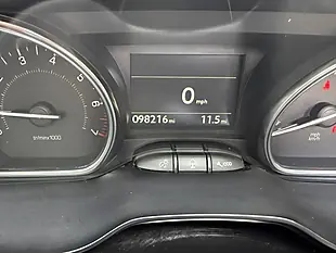 Used 2018 Peugeot 2008 Allure Premium White - Interior and Exterior details 20
