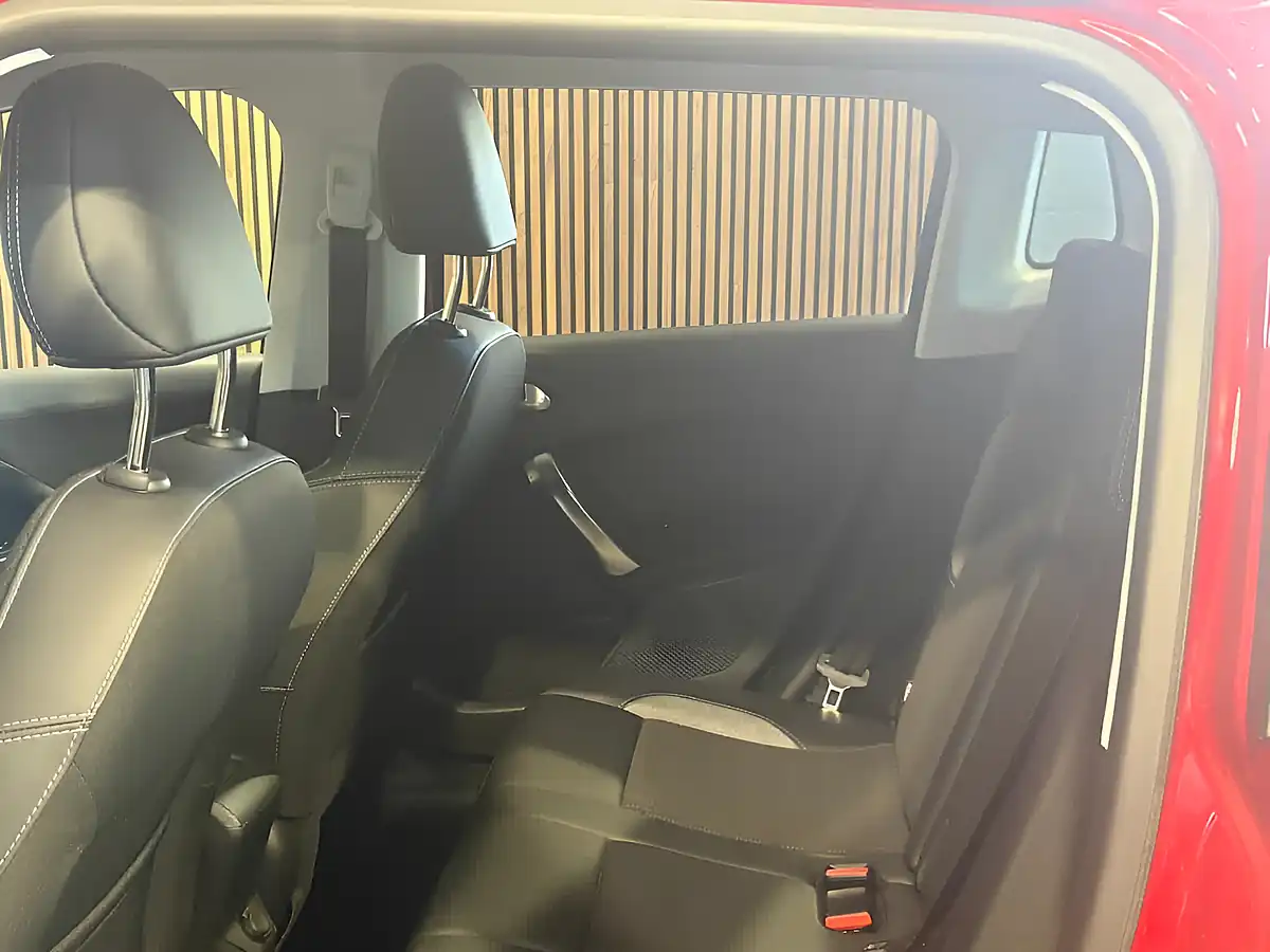 Used 2018 Peugeot 2008 Allure Red - Interior and Exterior details 13