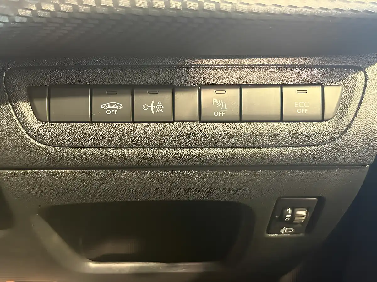 Used 2018 Peugeot 2008 Allure Red - Interior and Exterior details 15