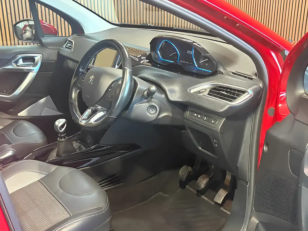 Used 2018 Peugeot 2008 Allure Red - Interior and Exterior details 9