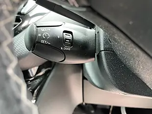 Used 2018 Peugeot 2008 Allure White - Interior and Exterior details 16