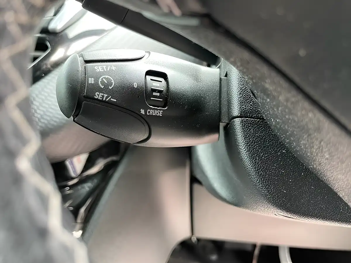 Used 2018 Peugeot 2008 Allure White - Interior and Exterior details 16