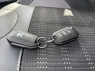 Used 2018 Peugeot 2008 Allure White - Interior and Exterior details 17