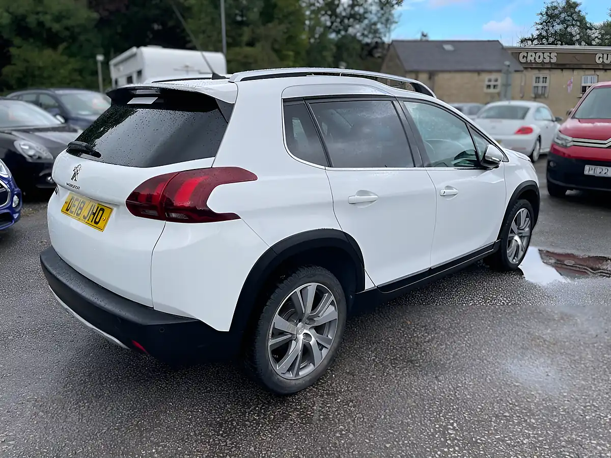 Used 2018 Peugeot 2008 Allure White - Interior and Exterior details 8
