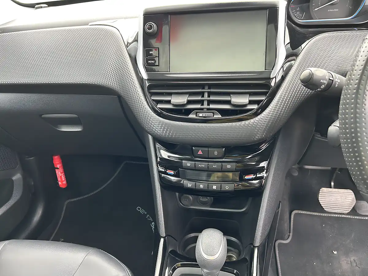 Used 2018 Peugeot 2008 Grey - Interior and Exterior details 14
