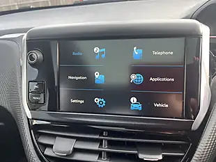 Used 2018 Peugeot 2008 GT Line Cumulus Grey - Interior and Exterior details 10