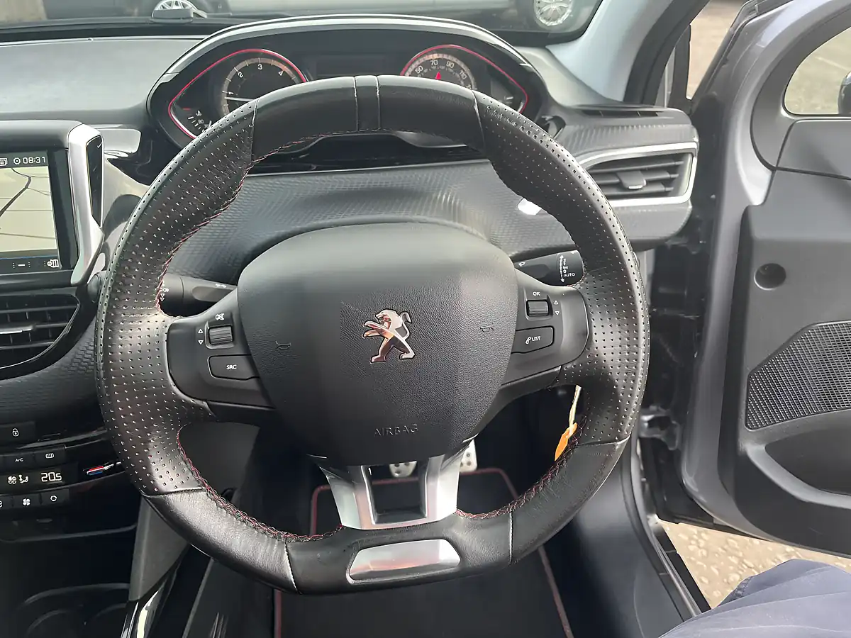 Used 2018 Peugeot 2008 GT Line Cumulus Grey - Interior and Exterior details 16