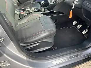 Used 2018 Peugeot 2008 GT Line Cumulus Grey - Interior and Exterior details 6