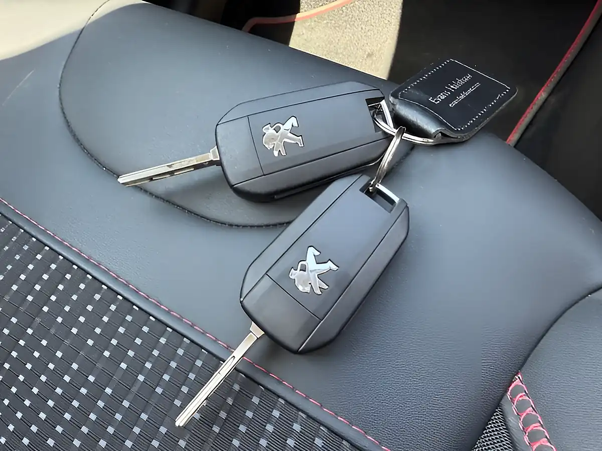 Used 2018 Peugeot 2008 GT Line Red - Interior and Exterior details 20