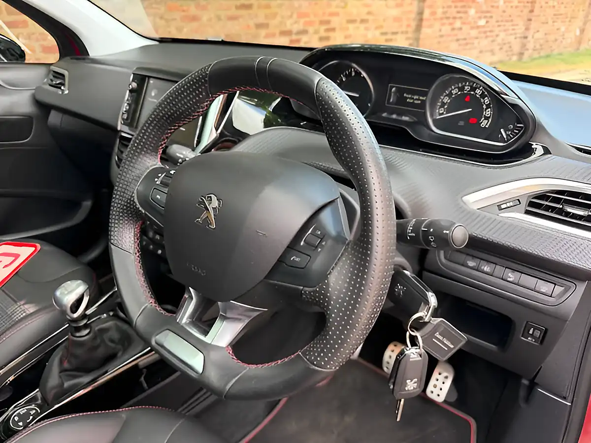 Used 2018 Peugeot 2008 GT Line Red - Interior and Exterior details 7