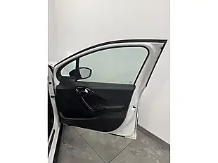 Used 2018 Peugeot 2008 GT Line White - Interior and Exterior details 12