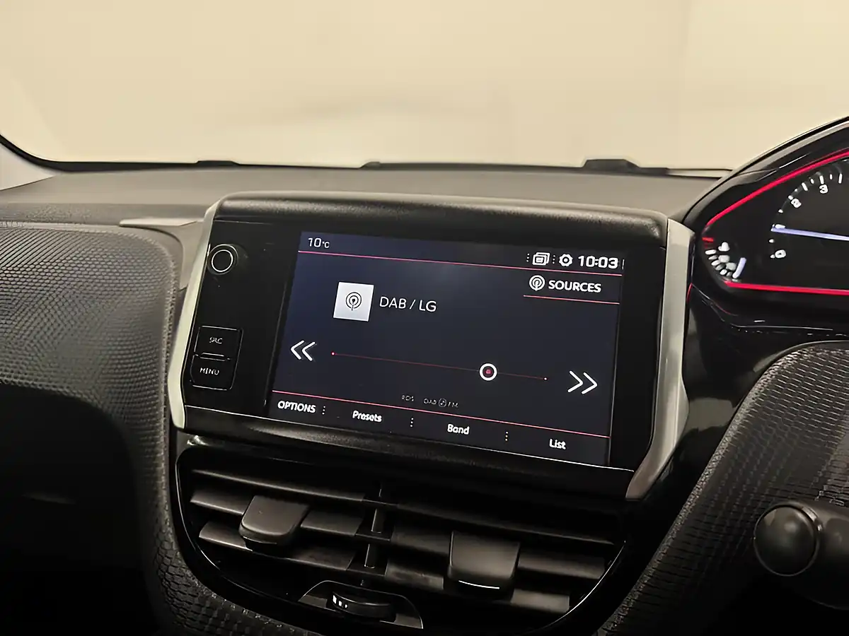 Used 2018 Peugeot 2008 GT Line White - Interior and Exterior details 17