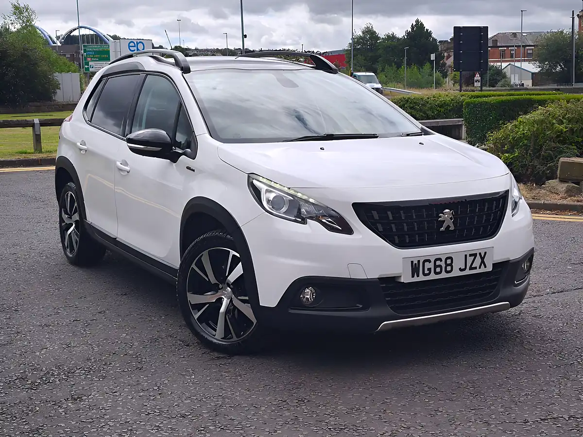 Used 2018 Peugeot 2008 GT Line White - Front View