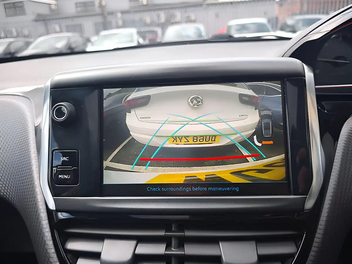 Used 2018 Peugeot 2008 GT Line White - Interior and Exterior details 20