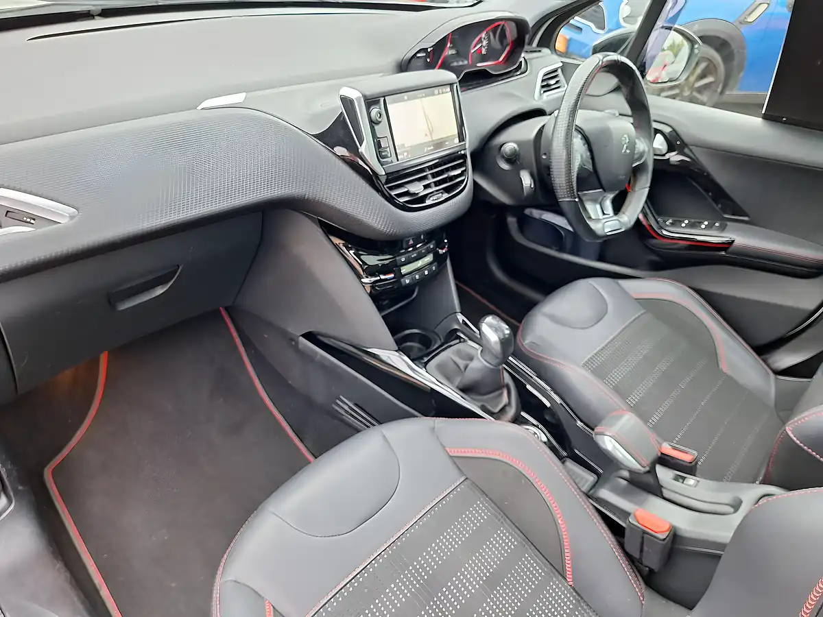 Used 2018 Peugeot 2008 GT Line White - Interior and Exterior details 2