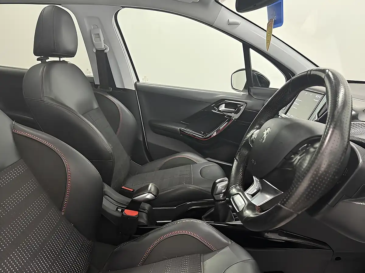 Used 2018 Peugeot 2008 GT Line White - Interior and Exterior details 10
