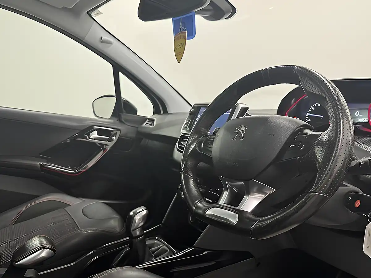 Used 2018 Peugeot 2008 GT Line White - Interior and Exterior details 11
