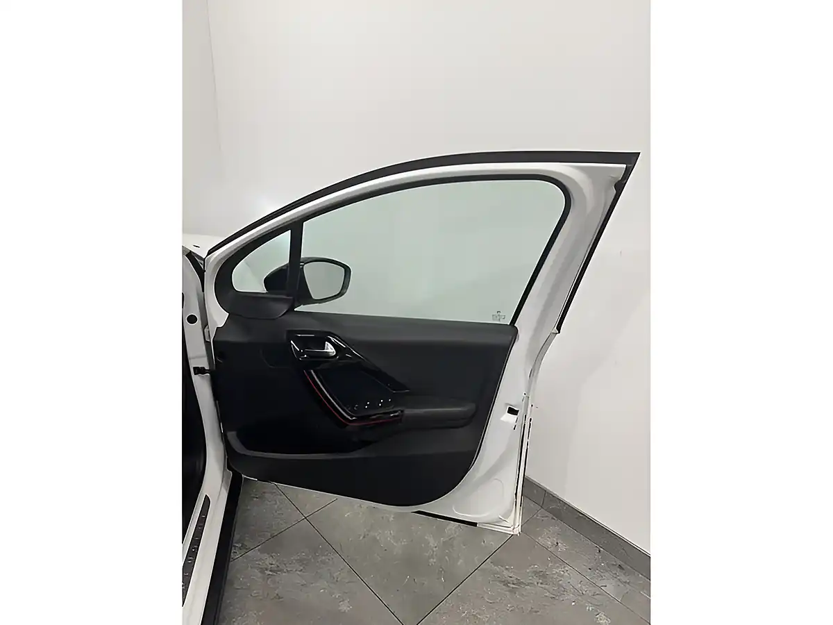 Used 2018 Peugeot 2008 GT Line White - Interior and Exterior details 12