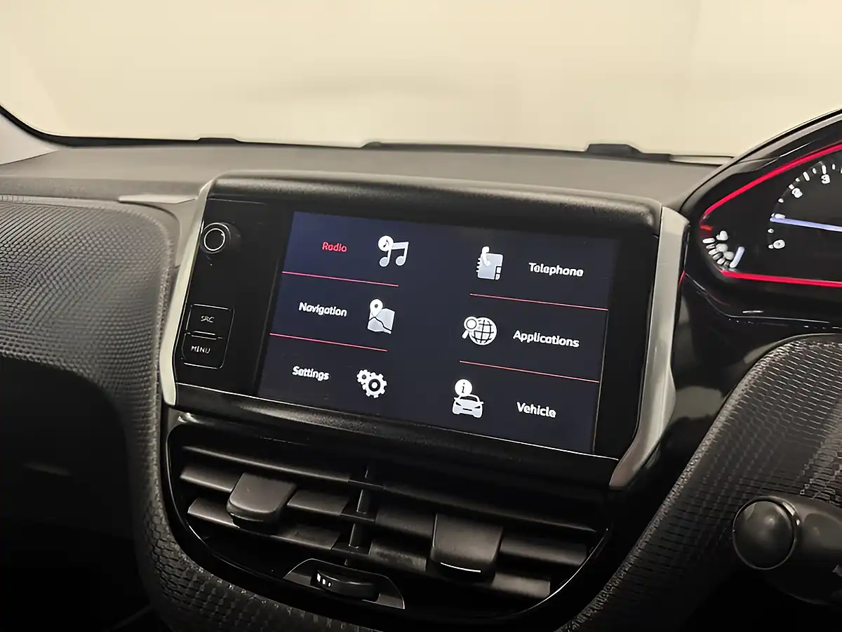 Used 2018 Peugeot 2008 GT Line White - Interior and Exterior details 18