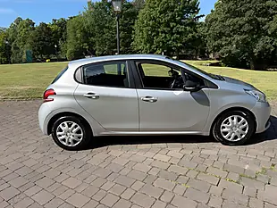 Used 2018 Peugeot 208 Access Silver - Interior and Exterior details 3