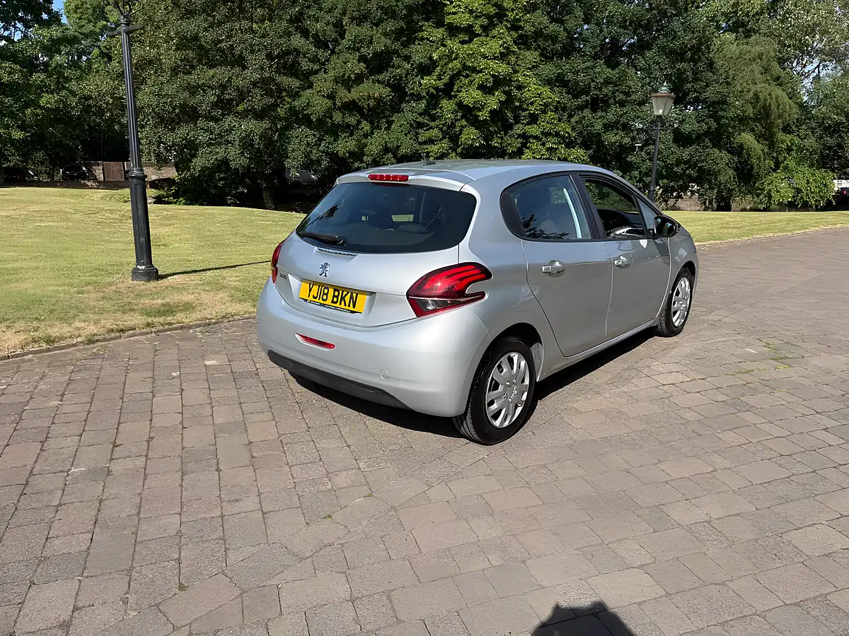 Used 2018 Peugeot 208 Access Silver - Interior and Exterior details 4
