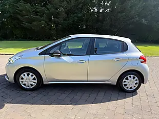 Used 2018 Peugeot 208 Access Silver - Interior and Exterior details 7