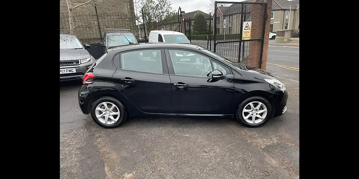 Used 2018 Peugeot 208 Active Black - Interior and Exterior details 3