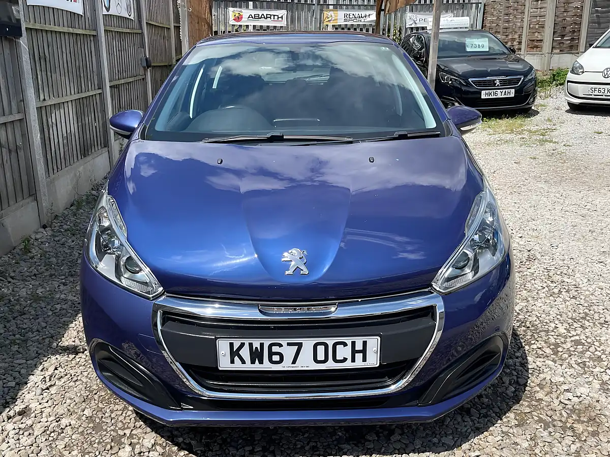 Used 2018 Peugeot 208 Active Blue - Interior and Exterior details 14
